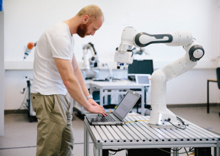 Intelligent automation, a key role to play in the battle against Covid-19 and to secure business continuity